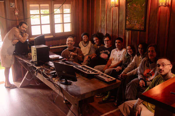 Capa de post: EP coletivo da Residência Casa Amarela está disponível no YouTube