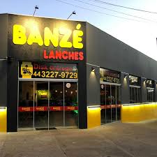 Capa de post: Conheça o Banzé Lanches, o dogão mais tradicional de Maringá 
