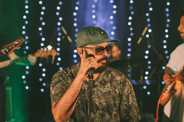 Capa de post: EP de Valter & Cambojam, com produção de Jorge Du Peixe, será lançado amanhã em Maringá