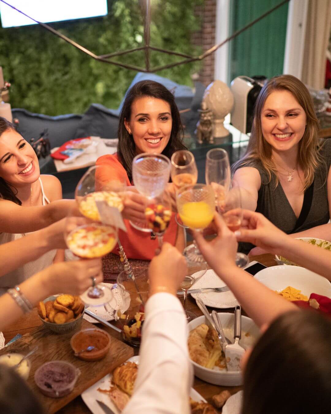 Capa de post: Fim de ano sem estresse: onde fazer confraternização e pedir a ceia perfeita em Maringá