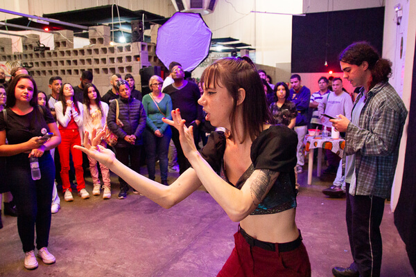 Capa de post: 2º Festival Pé Vermelho de Poesia reúne poetas  e público em evento gratuito neste domingo