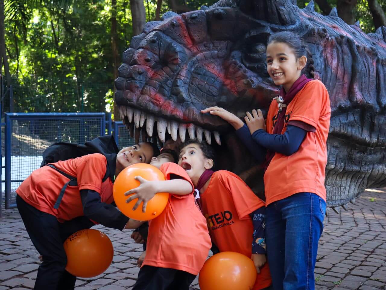 Capa de post: Parque do Ingá com dinossauros? Confira a exposição ao ar livre que é um sucesso na cidade de Maringá