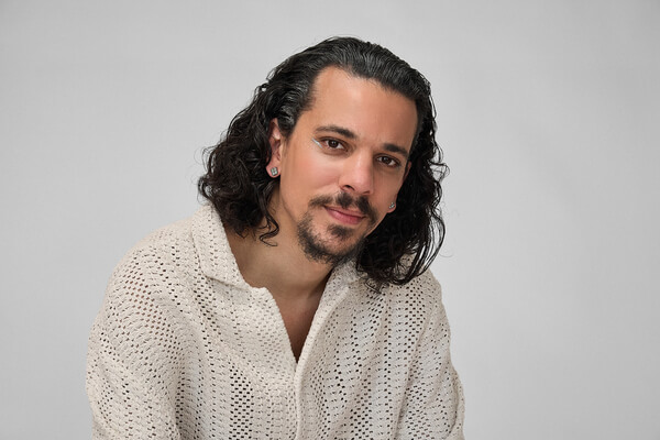 Capa de post: Novo álbum de Nicholas Emmanuel transforma oscilações emocionais em linguagem instrumental 