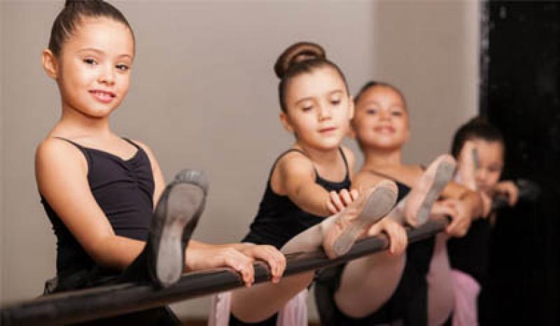 Capa de post: Inscrições para aulas de ballet infantil estão abertas