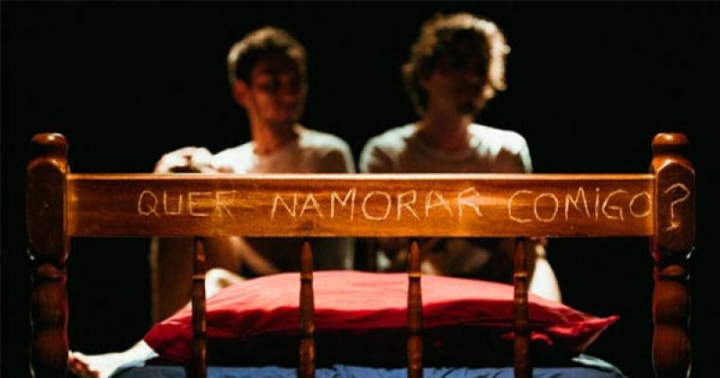 Capa de post: Relacionamento homoafetivo é tema de espetáculo teatral em Maringá
